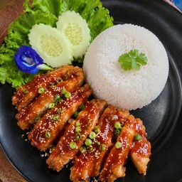 ข้าวไก่กรอบซอสเกาหลี