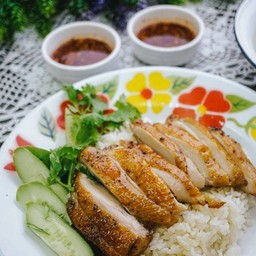 ข้าวหน้าไก่ย่างพริกไทยดำ