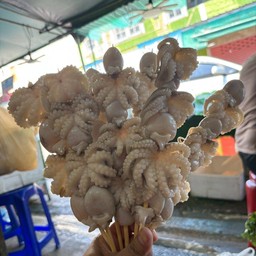 RUNWAY SEAFOOD กุ้งเผา 10 บาท หมู่บ้านเอื้ออาทร คลองสอง
