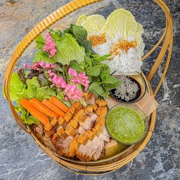 เมี่ยงหมูกรอบ