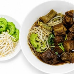 รัศมี ก๋วยเตี๋ยวไก่มะระ หมูตุ๋นมะระ