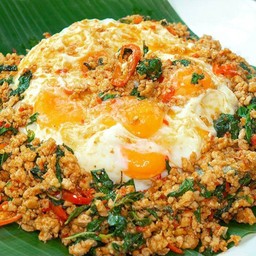 ร้านน้องน้ำหนึ่งโครตกะเพรายักษ์