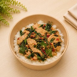 กระเพราหมูชิ้น ( ราดข้าว )