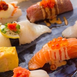 มานาบุซูชิ 8 บาท 5 แถม 1