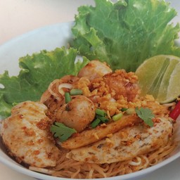 ก๋วยเตี๋ยวลูกชิ้นปลาต้มยำ