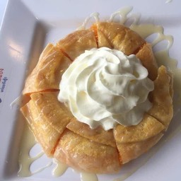 โรตีโดนัท+ฝอยทอง+วิปครีม