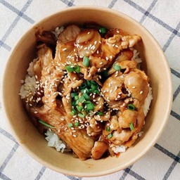 ข้าวหน้าหมูเทอริยากิ