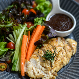 Grilled Chicken Breast Salad 