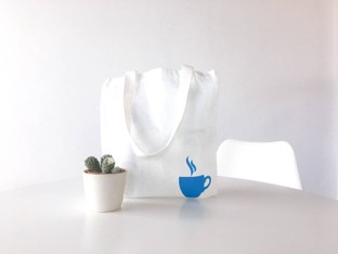 เริ่มต้นปีใหม่กับสิ่งดีๆ ช่วยกันลดใช้ถุงพลาสติกด้วยการเปลี่ยนมาใช้ถุงผ้ากันเถอะ

* เพียง ซื้อเครื่องดื่มครบ 5 แก้ว รับฟรี ถุงผ้า Blues cup
* จำกัดสิทธิ์ 1 ท่าน/ 1 ถุง (ถุงผ้ามีจำนวนจำกัด)

ได้สดชื่นกับเครื่องดื่มแก้วโปรด และมาร่วมดูแลโลกของเราไปด้วยกันที่ร้าน Blues cup coffee นะคะ