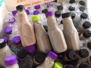 ถั่วปั่น 5สี ฝาเชียว หวานปกติ/ฝาดำ หวานเพียงครึ่งเดียว แค่หอมๆ ฝาสีม่วง ปราศจากน้ำตาลค่ะ
เรามีถั่วต้ม 7เซียน ส่วนผสมของถั่ว 5สี  ลูกเดือย ข้าวบาเลย์ แควน้อย อิ่มนาน ผสมได้ 5 ขวด เพียง 110บาท!!