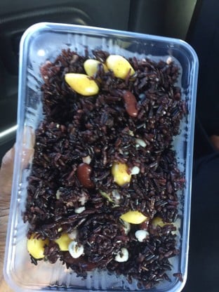 ข้าวไรเบอร์รี่100% ผสม ถั่วแดง ถั่วขาว ลูกเดือย แปะก้วย เพียง กล่องละ 60บาท