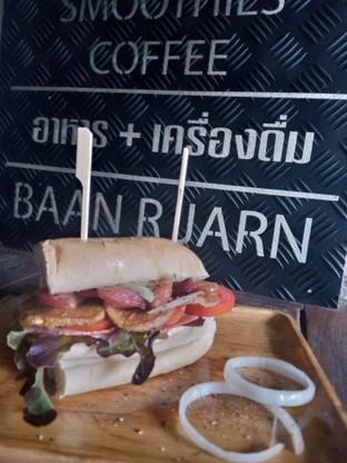 บั๋นกมี่ ยังราคาเดิมที่ 80 บาท แต่ชอบชีส ทางร้านใส่เพิ่มให้ฟรี ( ช่วงร้อนนี้ )