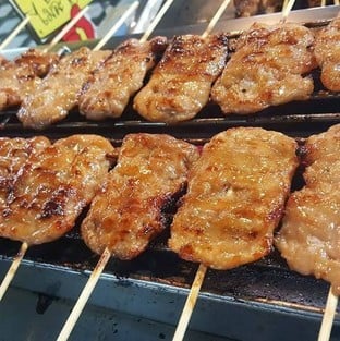 หมูปิ้งนมสดซื้อ 10 ไม้ แถม 1