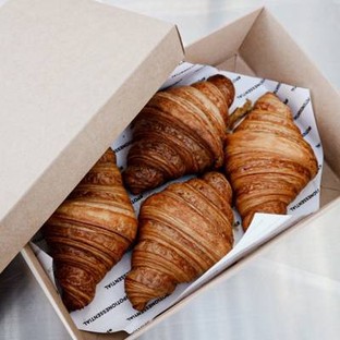 โปรโมชั่น croissant 4 pcs ลด 100 บาท เมื่อสั่งเมนู JUMBO CROISSANTS (4 Pcs.)