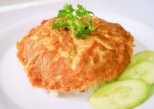 ใข่เจียว ซื้อ 4 แถม 1  (เฉพาะทานที่ร้านเท่านั้น)