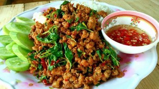 โปรโมชั่น กระเพาหมูสับ1แถม1 ลด 5 บาท เมื่อสั่งเมนู โปรโมชั่นกระเพาหมูสับ1แถม1เพียง