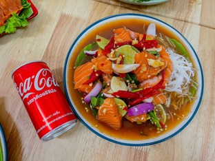 [อร่อยซ่ากับโค้ก] ตำเกาเหลา + โค้ก ออริจินัล 180 มล (กระป๋อง)