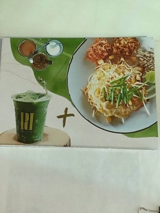 โปรโมชั่น โปรผัดไท ลด 15 - 30 บาท เมื่อสั่งเมนู มัทฉะนมถั่วเหลืองน้ำผึ้ง