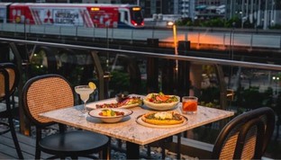 โปรโมชั่น 2 Dishes with Free Flow Beer (120 mins) ลด 100 % เมื่อสั่งเมนูในหมวด pastas, freeflow, soups, Appetizers, mains, desserts, a la carte, salads, pizza