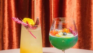 โปรโมชั่น 3 Dishes with 4 Glasses of Cocktails or 1 Bottle of wine for 2 People ลด 100 % เมื่อสั่งเมนูในหมวด Cocktail Glass, Red Wine, pastas, soups, Appetizers, mains, White Wine, desserts, a la carte, salads, pizza, signature cocktail