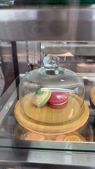 โปรโมชั่น Chirstmas Macaron Set ลดเหลือ 20 บาท เมื่อสั่งเมนู  จำนวน 1 ที่