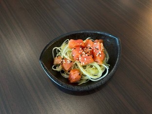 โปรโมชั่น 50%Off Tuna poke ลด 50 % เมื่อสั่งเมนูในหมวด Menu of the month, ข้าวด้ง, อาหารทานเล่น, Bento, สลัด/ยำ, โรล, เมนูเส้น, ซาชิมิ, เครื่องเคียง, ซูชิ, Topping , ของหวาน, Ezze Special , โรลผัก, ข้าวหน้า, โรล เดลิเวอรี่ ครบ 750 บาท