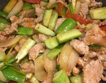 ผัดเปรี้ยวหวานหมู