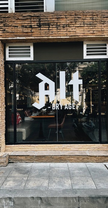 ร้านอาหารที่อยากให้เราได้รื่นรมย์กับรสชาติวัตถุดิบที่ผ่านการดรายเอจ