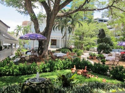 Secret Garden เดอะ การ์เด้น คอมมูนิตี้ เพลส (ถนนนางลิ้นจี่)