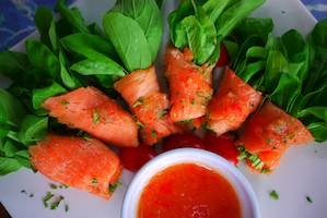 SALMON ROLLS จานนี้ห้ามพลาดเด็ดขาด!!!
