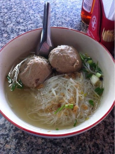 ก๋วยเตี๋ยวลูกทุ่งดาบแดง (Lukthung Dab Daeng Noodle) ก๋วยเตี๋ยวลูกทุ่งดาบแดง (Lukthung Dab Daeng Noodle)