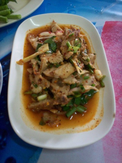 ลาบคอหมูย่าง