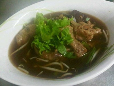 ก๋วยเตี๋ยวไก่ตุ๋นแม่กิม (Maekim Kai Tun Noodle) ก๋วยเตี๋ยวไก่ตุ๋นแม่กิม (Maekim Kai Tun Noodle)
