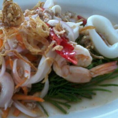 ยำกระถิน แซ่บมากค่ะ
