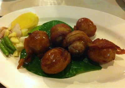 ฝรั่งกอดลาว