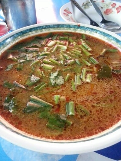 ชายสี่บะหมี่เกี๊ย