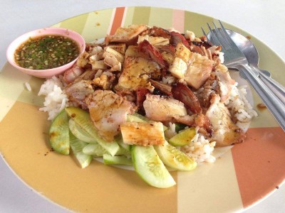 ข้าวหมูแดงหมูกรอบ หงษ์หยก (Kao Moo Daeng Moo Kroob Hong York) ข้าวหมูแดงหมูกรอบ หงษ์หยก (Kao Moo Daeng Moo Kroob Hong York)