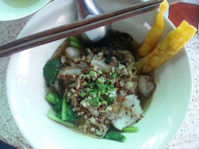 บะหมี่คอหมูย่างต้มยำ