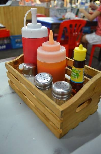 เครื่องปรุงบนโต๊ะ