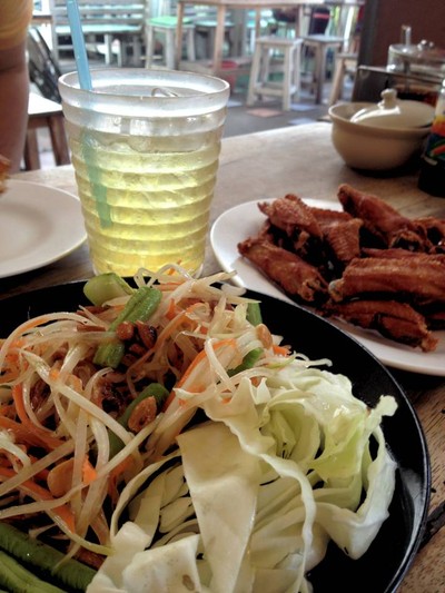 ส้มตำ ไก่ทอด อร่อย ไม่แพง 
ก๋วยเตี๋ยวต้มยำสุโขทัยก็อร่อย