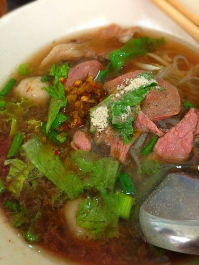 ก๋วยเตี๋ยวเนื้อวัดดงมูลเหล็ก (Wat Dong Mun Lek Beef Noodle) ถนนพรานนก ก๋วยเตี๋ยวเนื้อวัดดงมูลเหล็ก (Wat Dong Mun Lek Beef Noodle) ถนนพรานนก
