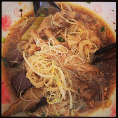 ก๋วยเตี๋ยวไก่ ตลาดนัดข้างห้องสมุดศูนย์รังสิต ก๋วยเตี๋ยวไก่ ตลาดนัดข้างห้องสมุดศูนย์รังสิต
