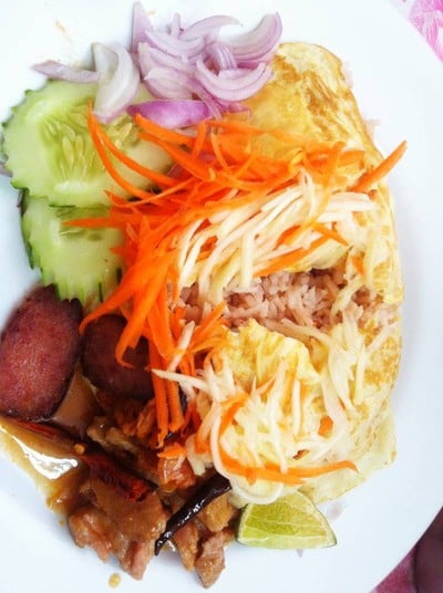ข้าวคลุกกะปิ (เปิดให้เห็นข้าว)