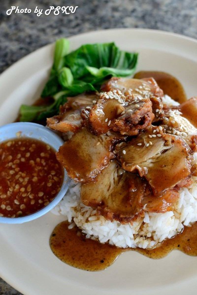 ข้าวหมูกรอบ 40 บาท 