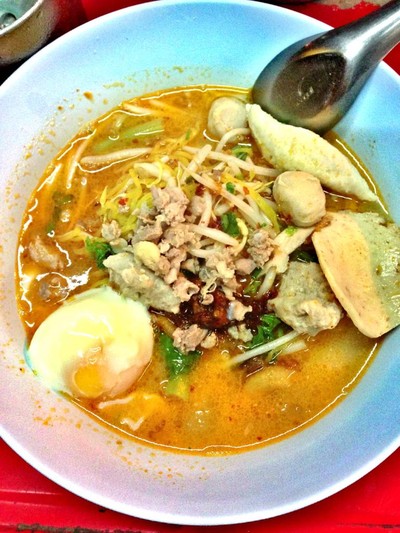 ลูกชิ้นหมูนายฮุย (ก๋วยเตี๋ยวไข่ ต.โต้ง) ลูกชิ้นหมูนายฮุย (ก๋วยเตี๋ยวไข่ ต.โต้ง)