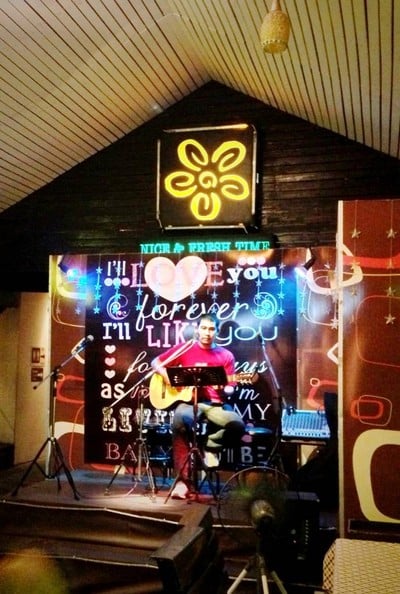 ดอกไม้กาแฟ (DoKMai CaFE) ดอกไม้กาแฟ (DoKMai CaFE)