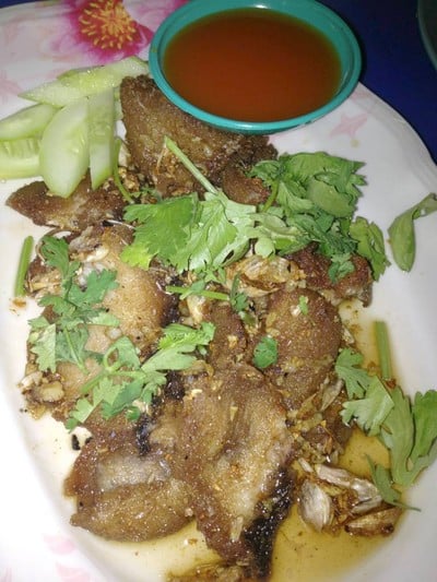 ปลาช่อนทอดกระเทียม