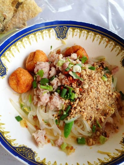 เย็นตาโฟป้าเสนา (Yen Ta Fo Pa Sena Restaurant) เสนานิเวศน์ เย็นตาโฟป้าเสนา (Yen Ta Fo Pa Sena Restaurant) เสนานิเวศน์