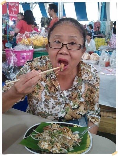 หทัยพัชร์หอยทอด - หอยหอม ตลาดเปิ้ลมาร์เก็ต สวนหลวง ร.๙