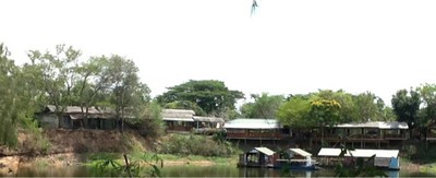 เมื่อวานไปกิน กุ้งแช่น้ำปลา กุ้งสดมาก รสชาดไม่มีที่ติจิงๆ และอีกหลายๆ อย่าง ก้อไ